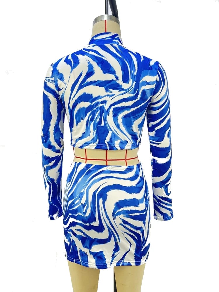 A photo the blue zebra rave set on a mannequin.